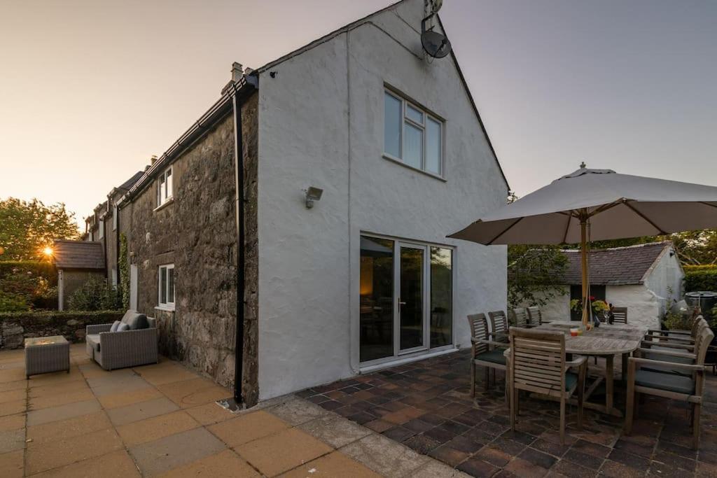 Plas Newydd With Swimming Pool, Fire Pit, And Log Fires Villa Rhiw Exterior foto