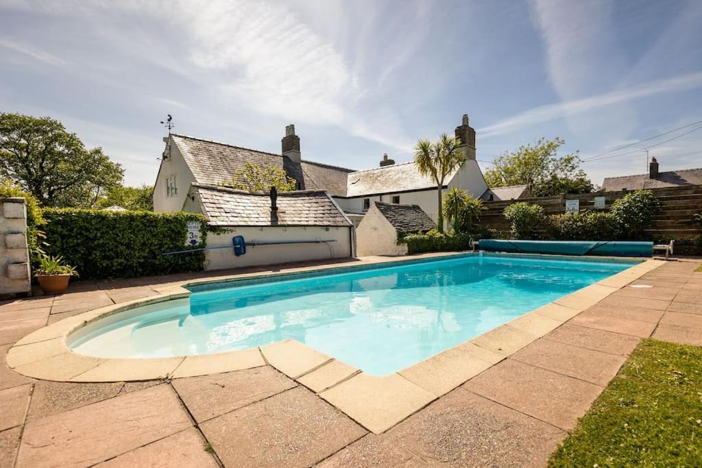 Plas Newydd With Swimming Pool, Fire Pit, And Log Fires Villa Rhiw Exterior foto