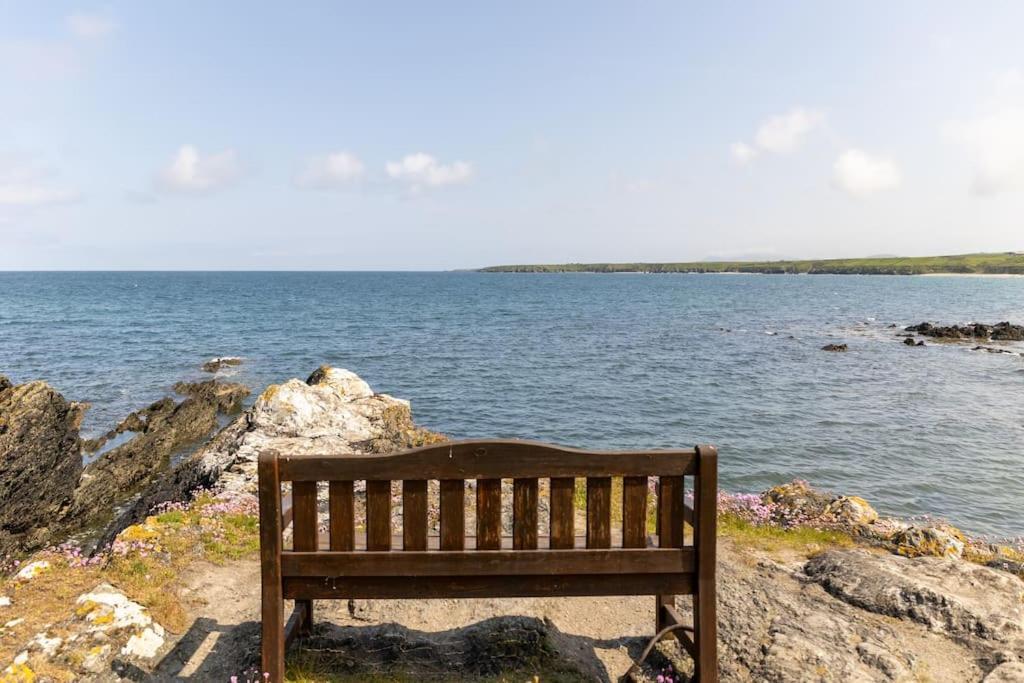 Plas Newydd With Swimming Pool, Fire Pit, And Log Fires Villa Rhiw Exterior foto